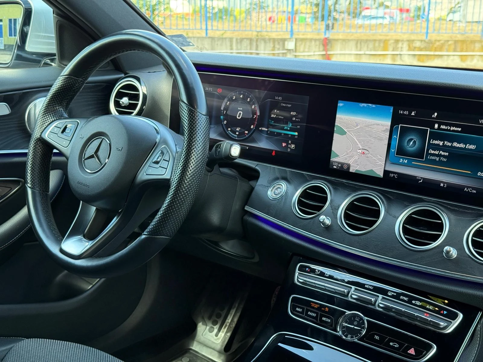 Mercedes-Benz E 400 4Matic Full Digital Burmester Airmatic | Mobile.bg — изображение 12