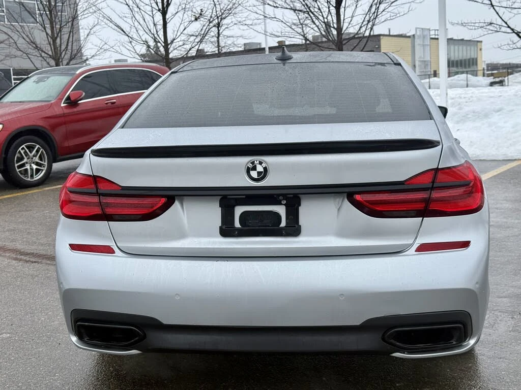 BMW 750 I * M-Package* * HeadUp* AвтоКредит* (ЦЕНА ДО БГ) - изображение 4