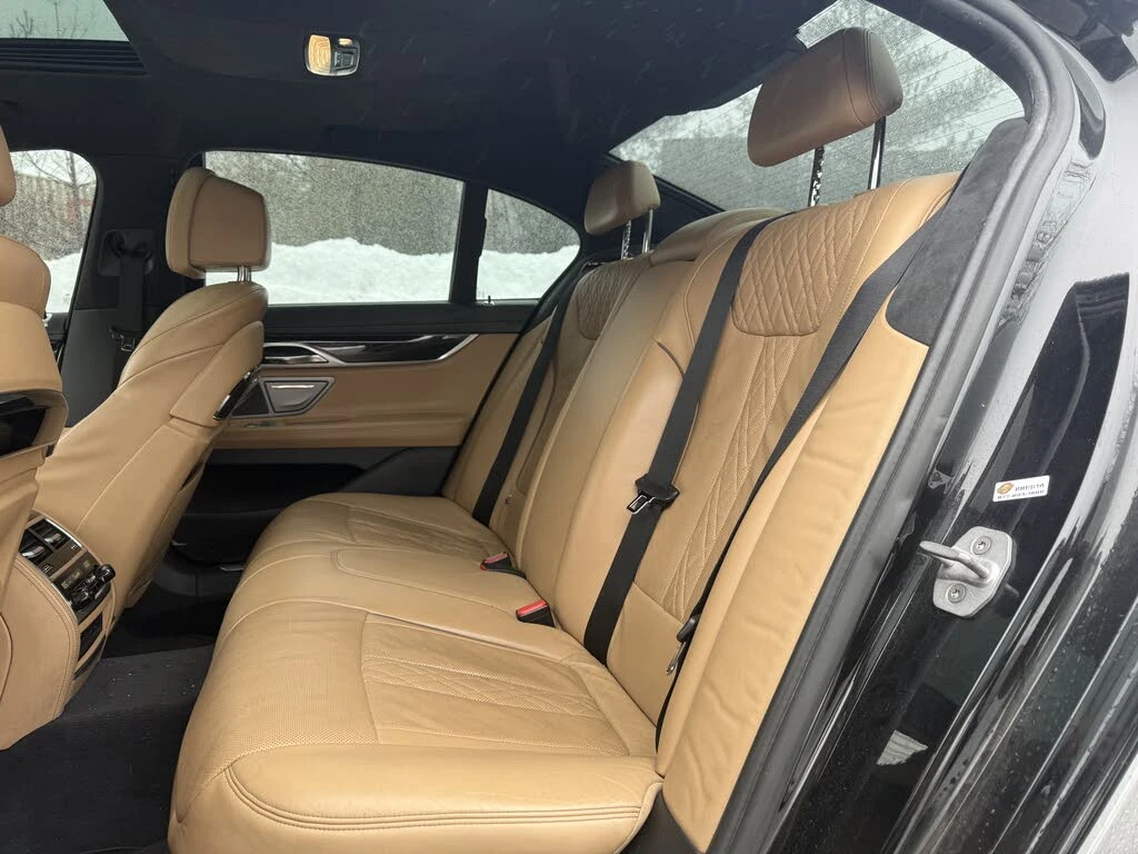 BMW 750 I * M-Package* * HeadUp* AвтоКредит* (ЦЕНА ДО БГ), снимка 11 - Автомобили и джипове - 53768730