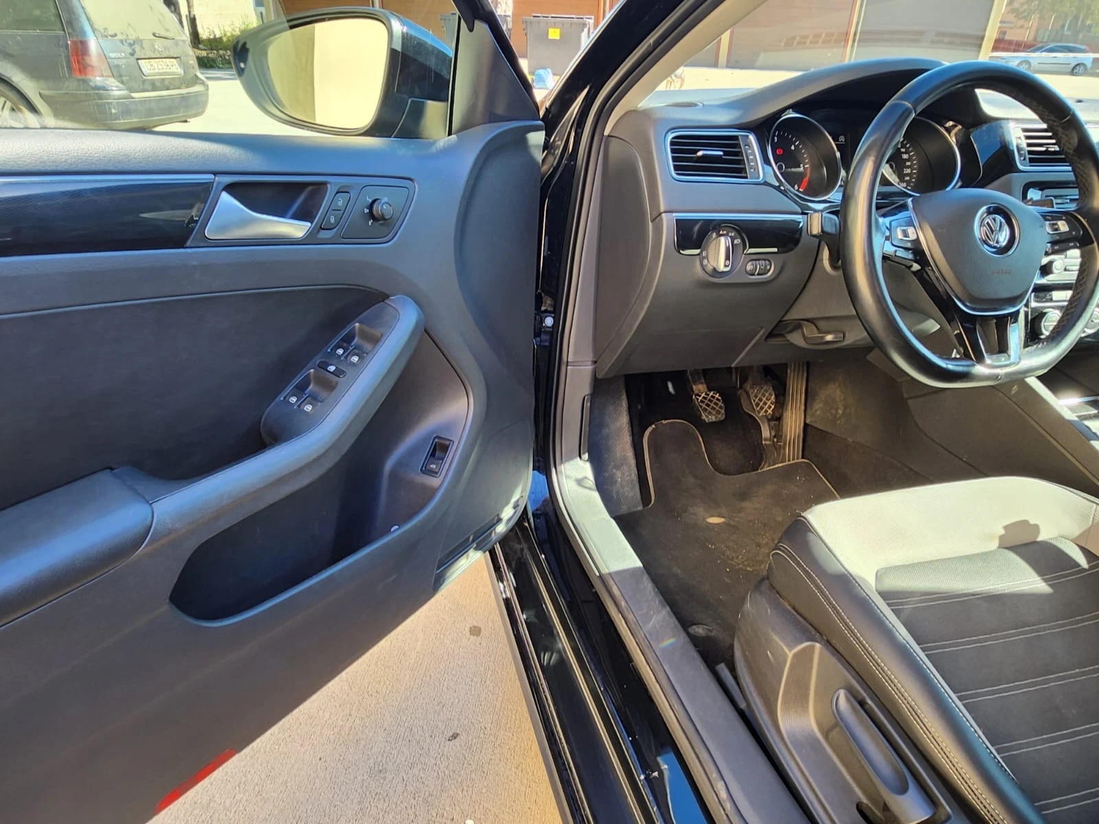 VW Jetta 2.0TDi 110PS, снимка 10 - Автомобили и джипове - 53959207