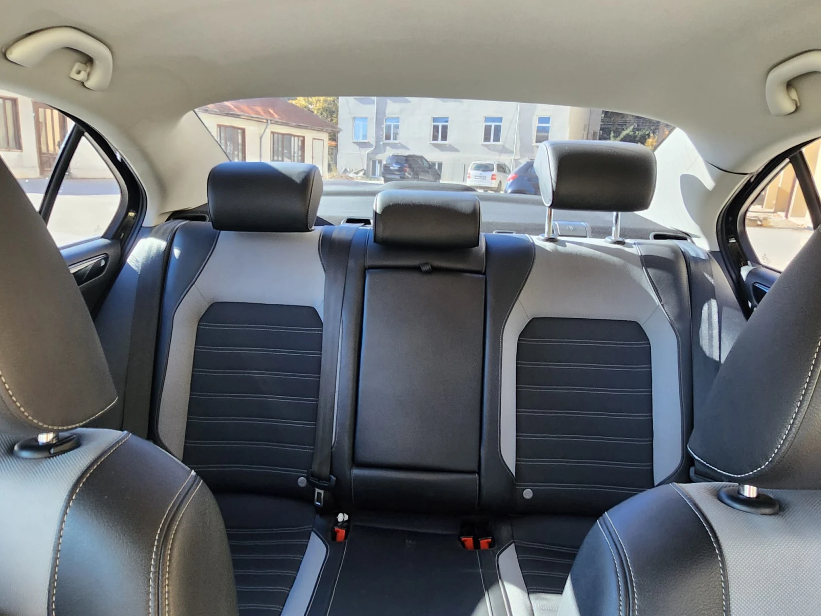 VW Jetta 2.0TDi 110PS, снимка 11 - Автомобили и джипове - 53959207