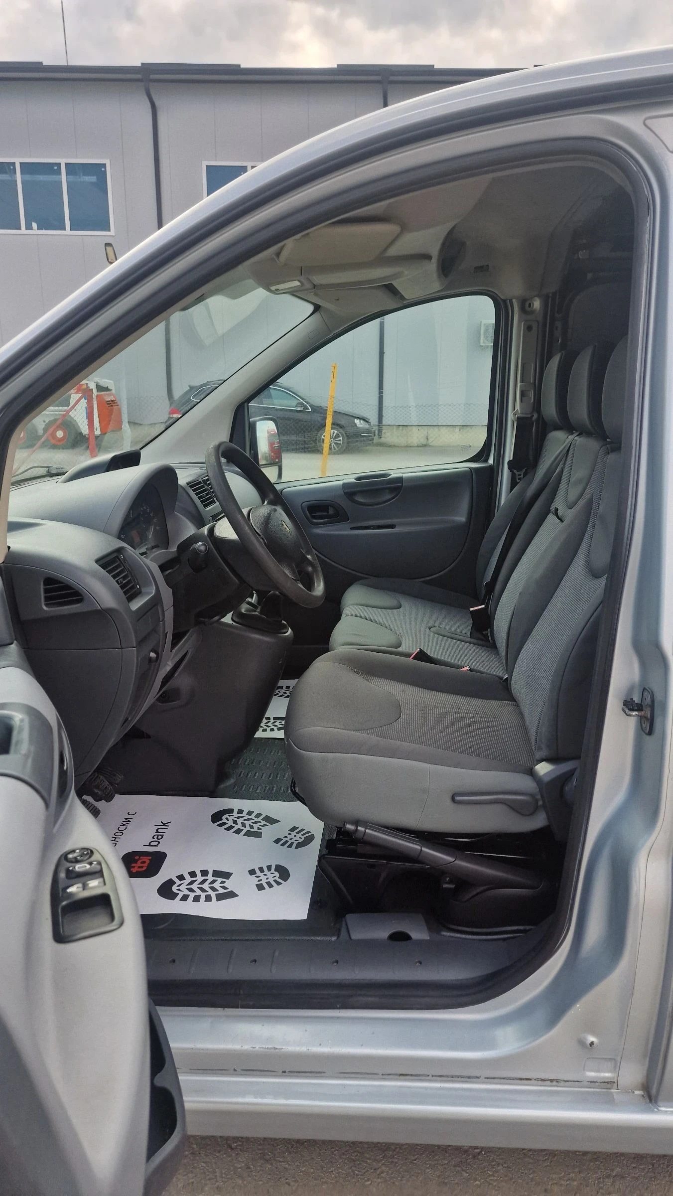 Peugeot Expert 1.6HDI, снимка 12 - Автомобили и джипове - 53984929