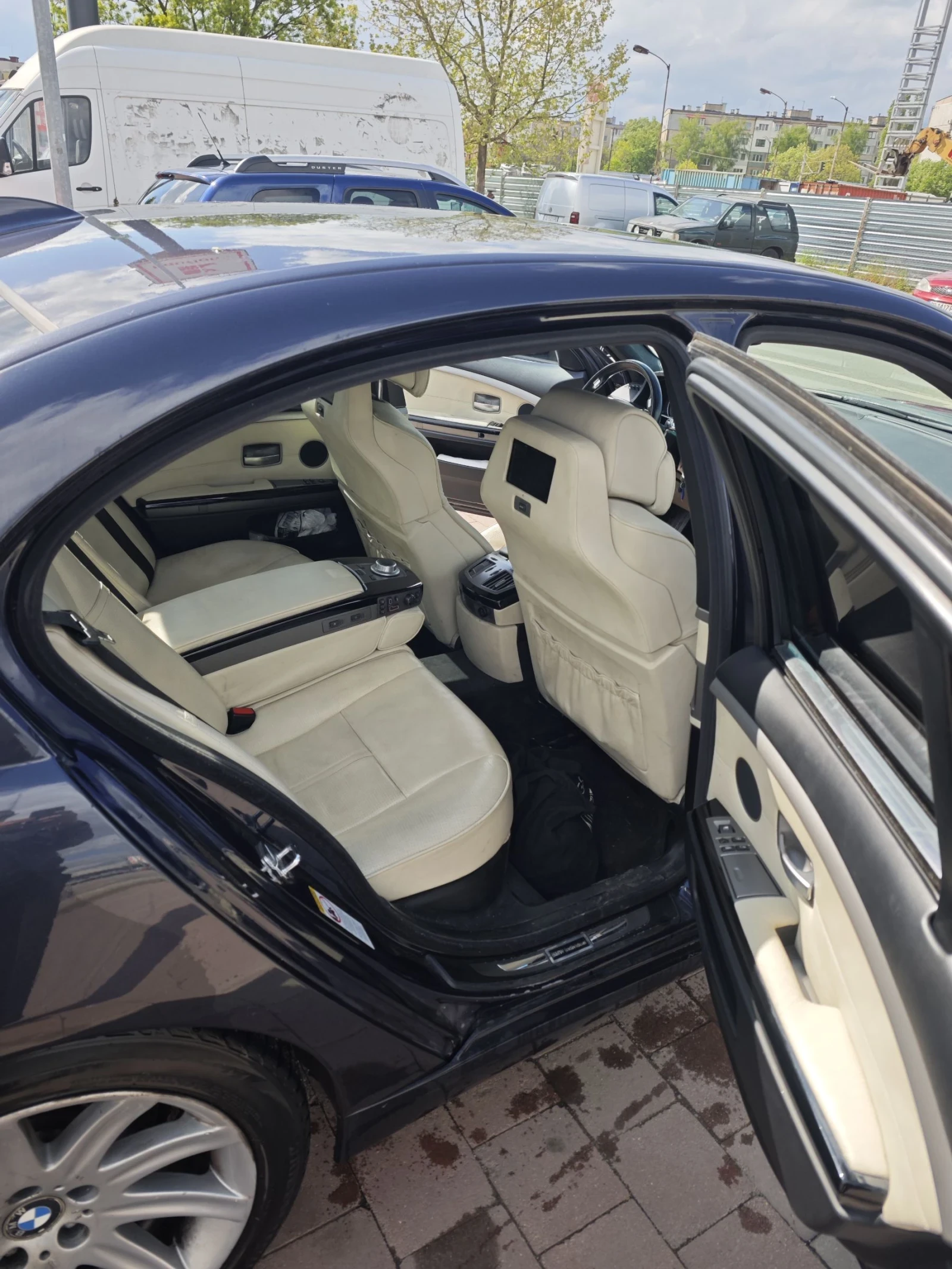 BMW 750 Individual Shadow line , снимка 7 - Автомобили и джипове - 54396122