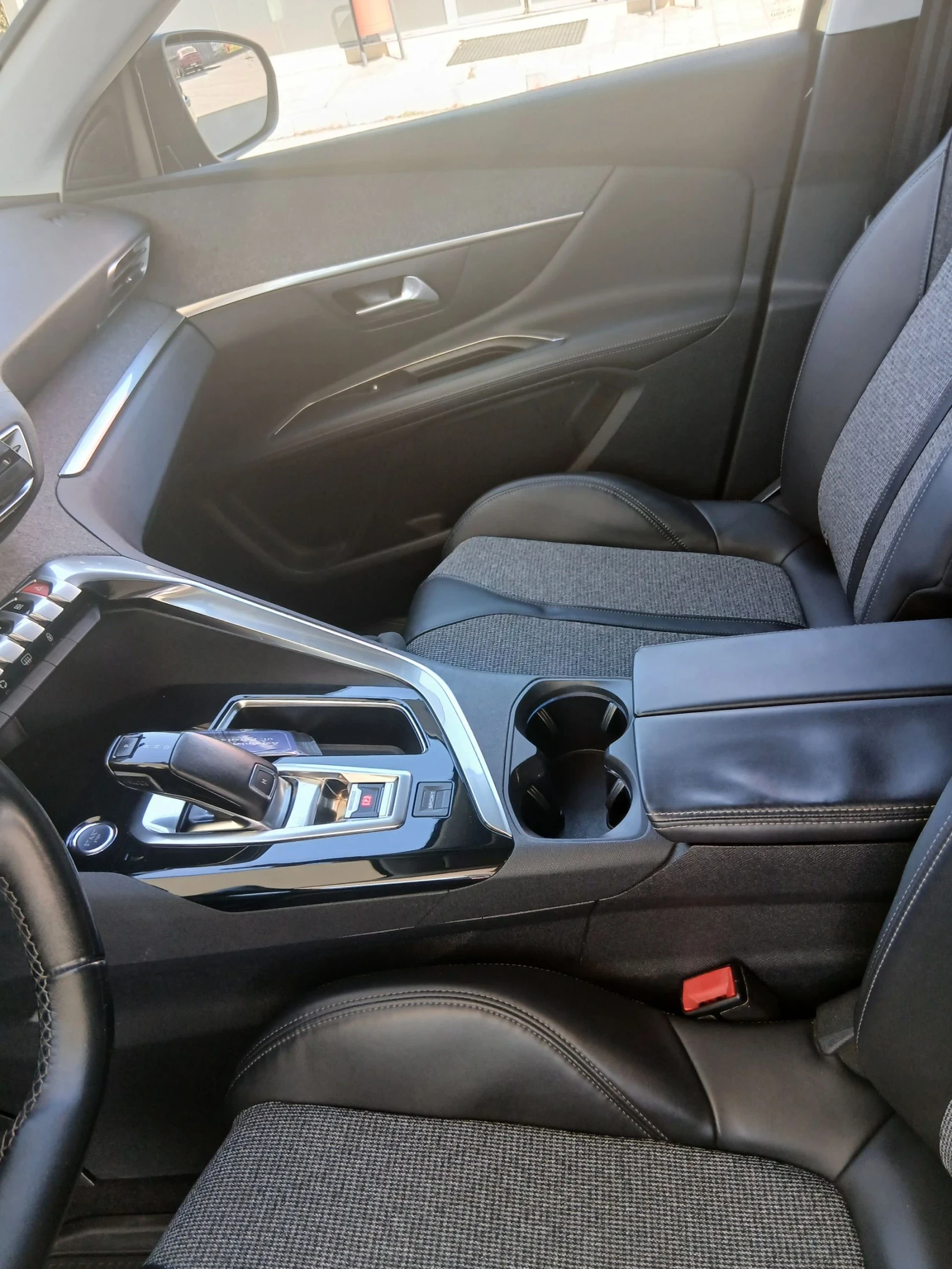 Peugeot 3008 1.2, снимка 7 - Автомобили и джипове - 54653231