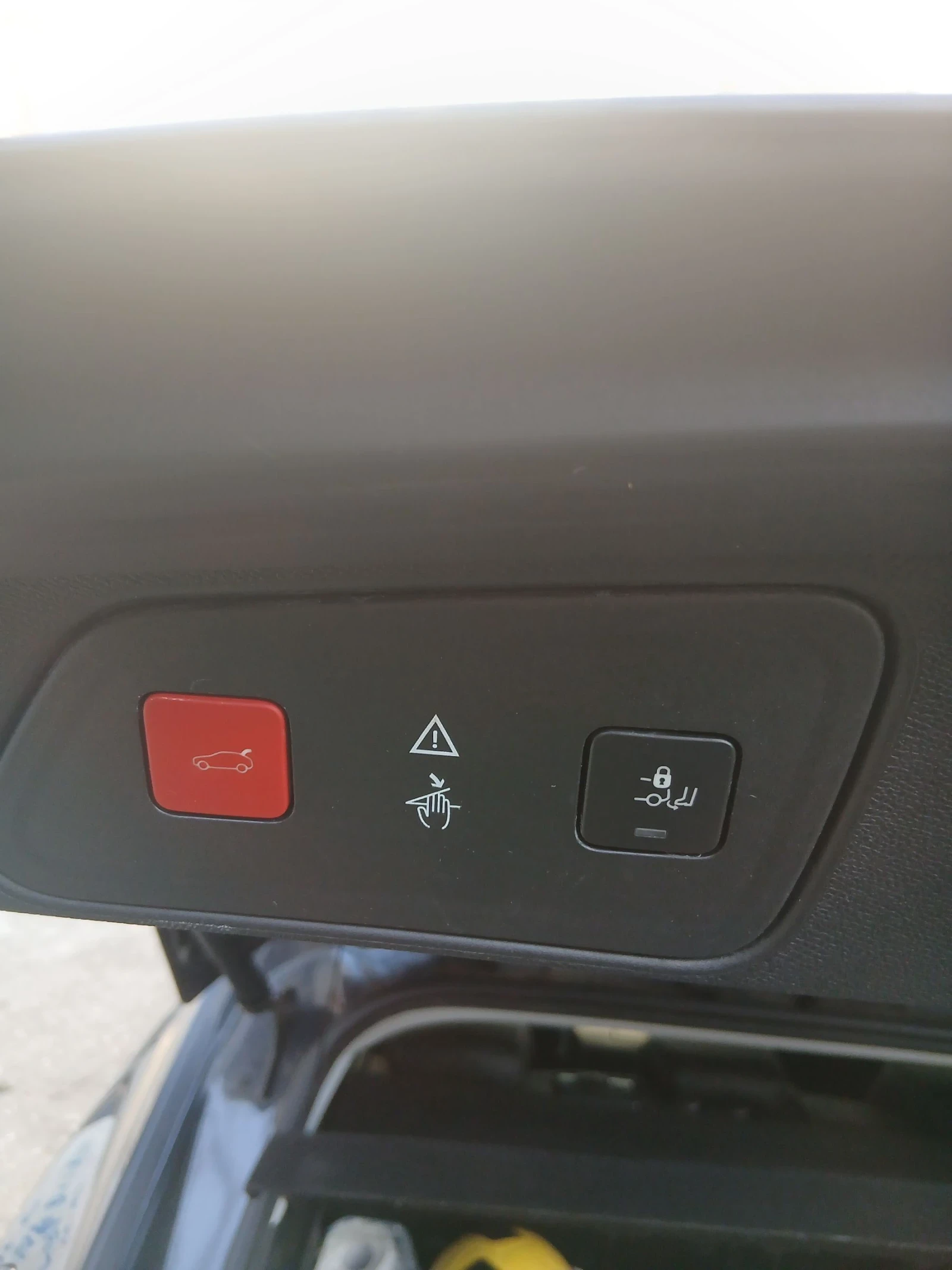 Peugeot 3008 1.2, снимка 15 - Автомобили и джипове - 54653231