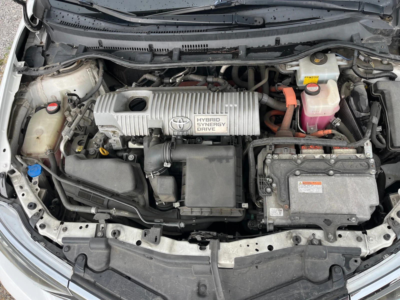 Toyota Auris 1.8 Hibrid , снимка 13 - Автомобили и джипове - 55106202