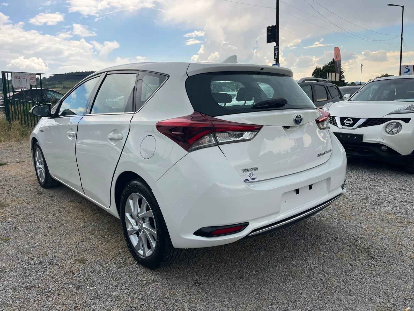 Toyota Auris 1.8 Hibrid , снимка 6 - Автомобили и джипове - 55106202