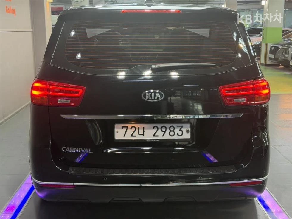 Kia Carnival, снимка 5 - Автомобили и джипове - 55198635