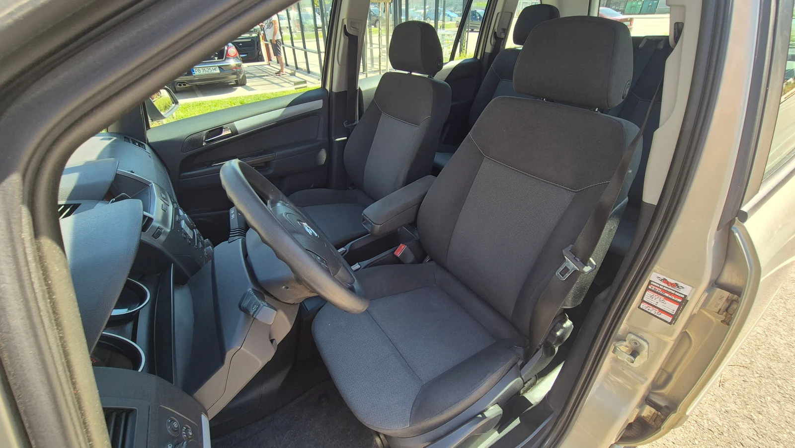 Opel Zafira, снимка 15 - Автомобили и джипове - 55267182