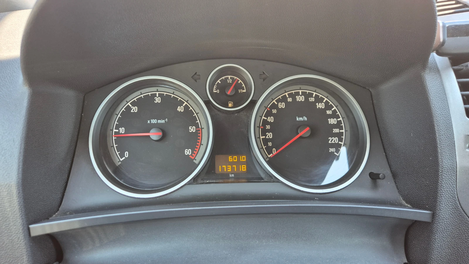 Opel Zafira, снимка 14 - Автомобили и джипове - 55267182
