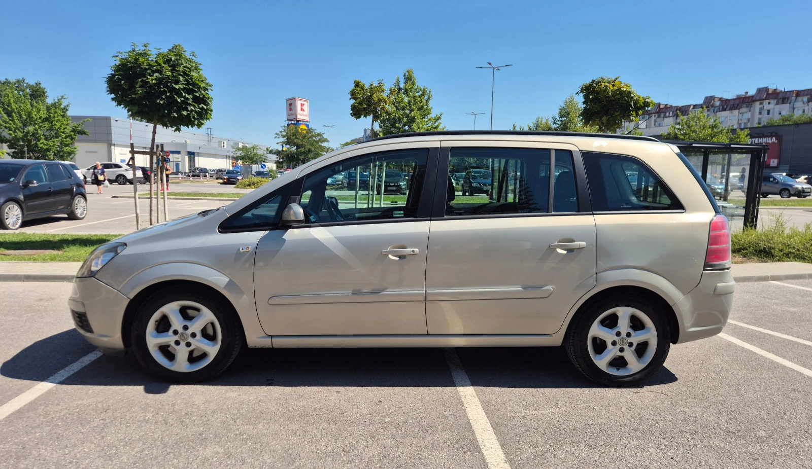 Opel Zafira, снимка 2 - Автомобили и джипове - 55267182