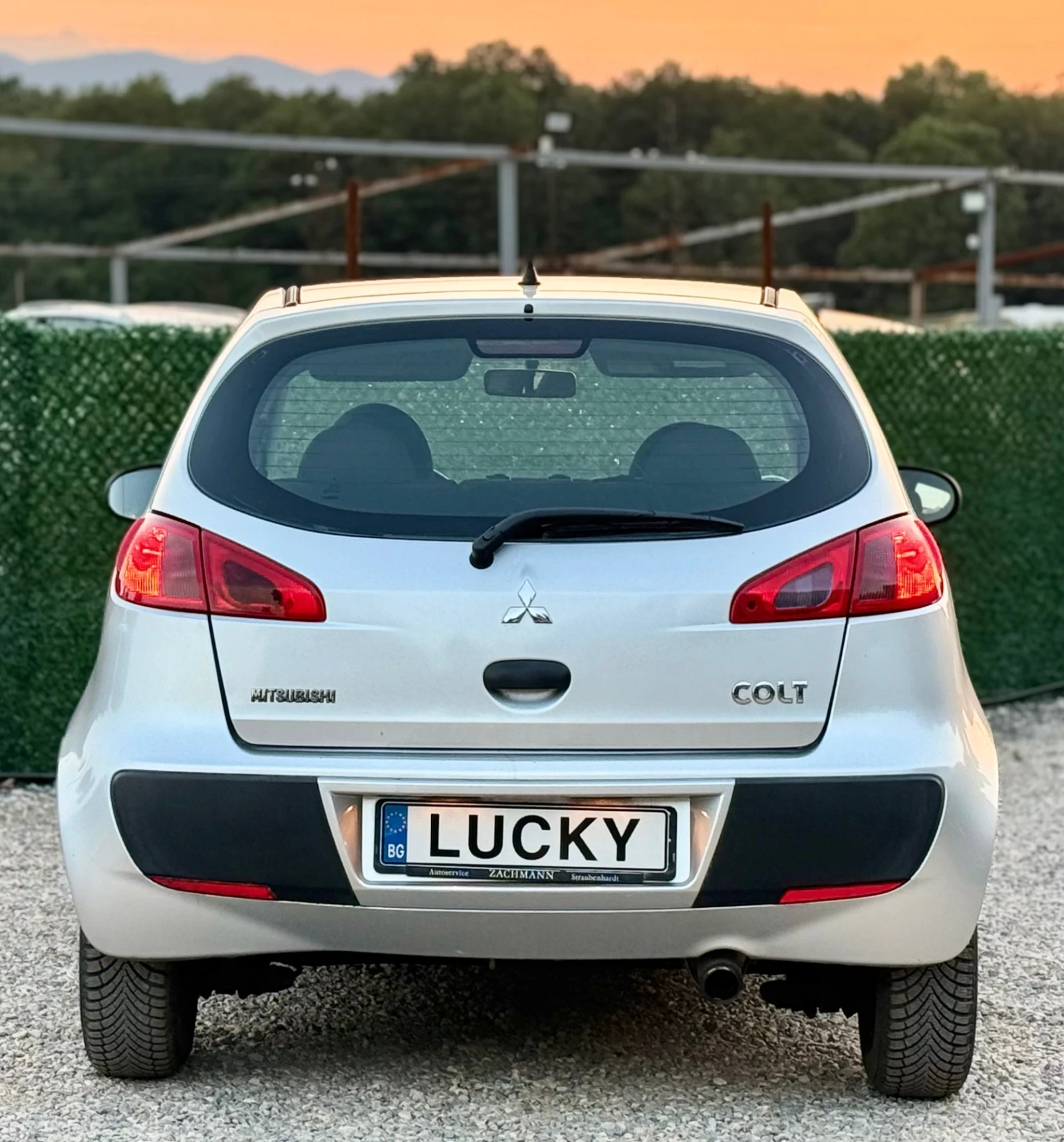 Mitsubishi Colt 1.1i КЛИМАТИК, снимка 6 - Автомобили и джипове - 55713351