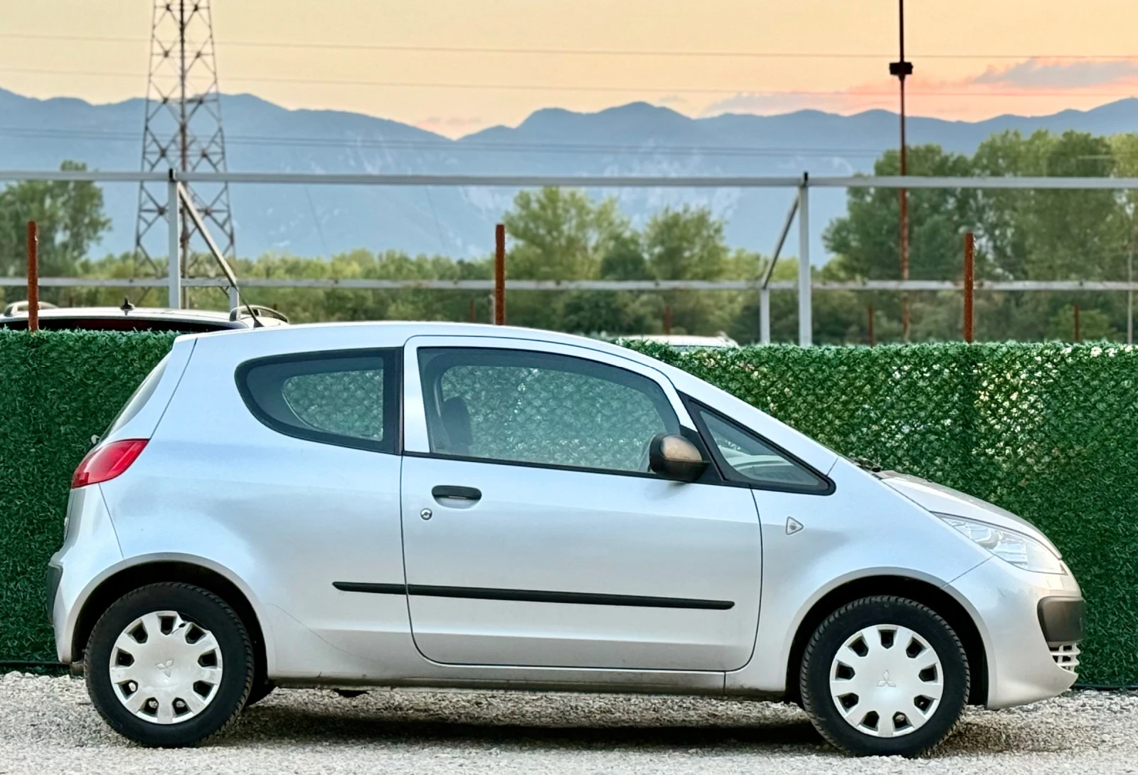 Mitsubishi Colt 1.1i КЛИМАТИК, снимка 8 - Автомобили и джипове - 55713351