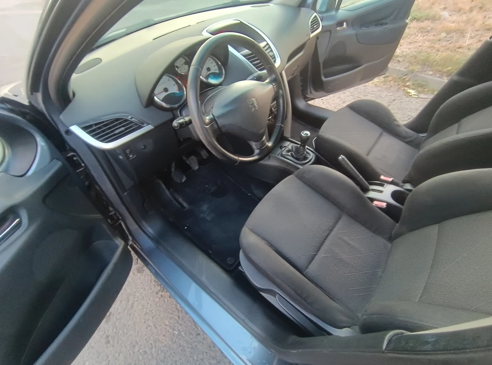 Peugeot 207 1.6 120 коня, снимка 8 - Автомобили и джипове - 55966555