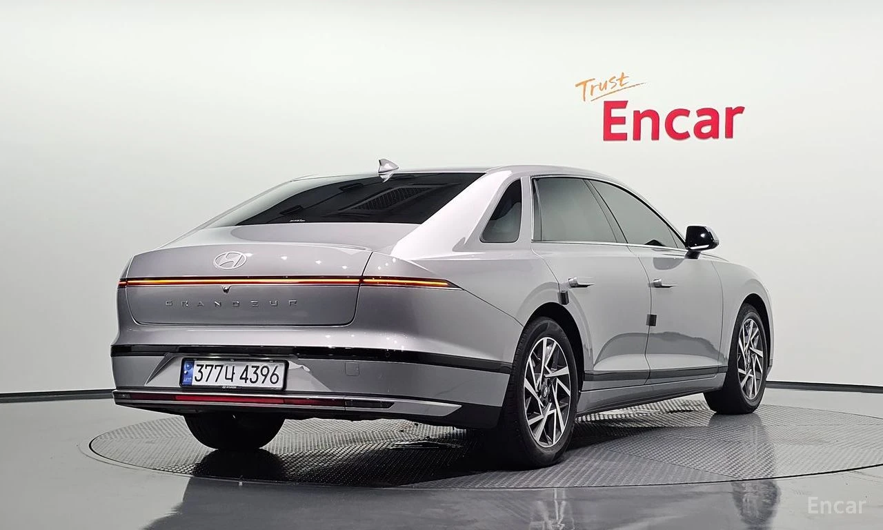 Hyundai Grandeur 3.5* LPG* PREMIUM* ОБДУХВАНЕ* ДИСТРОНИК* LANE* ASS, снимка 2 - Автомобили и джипове - 55975514