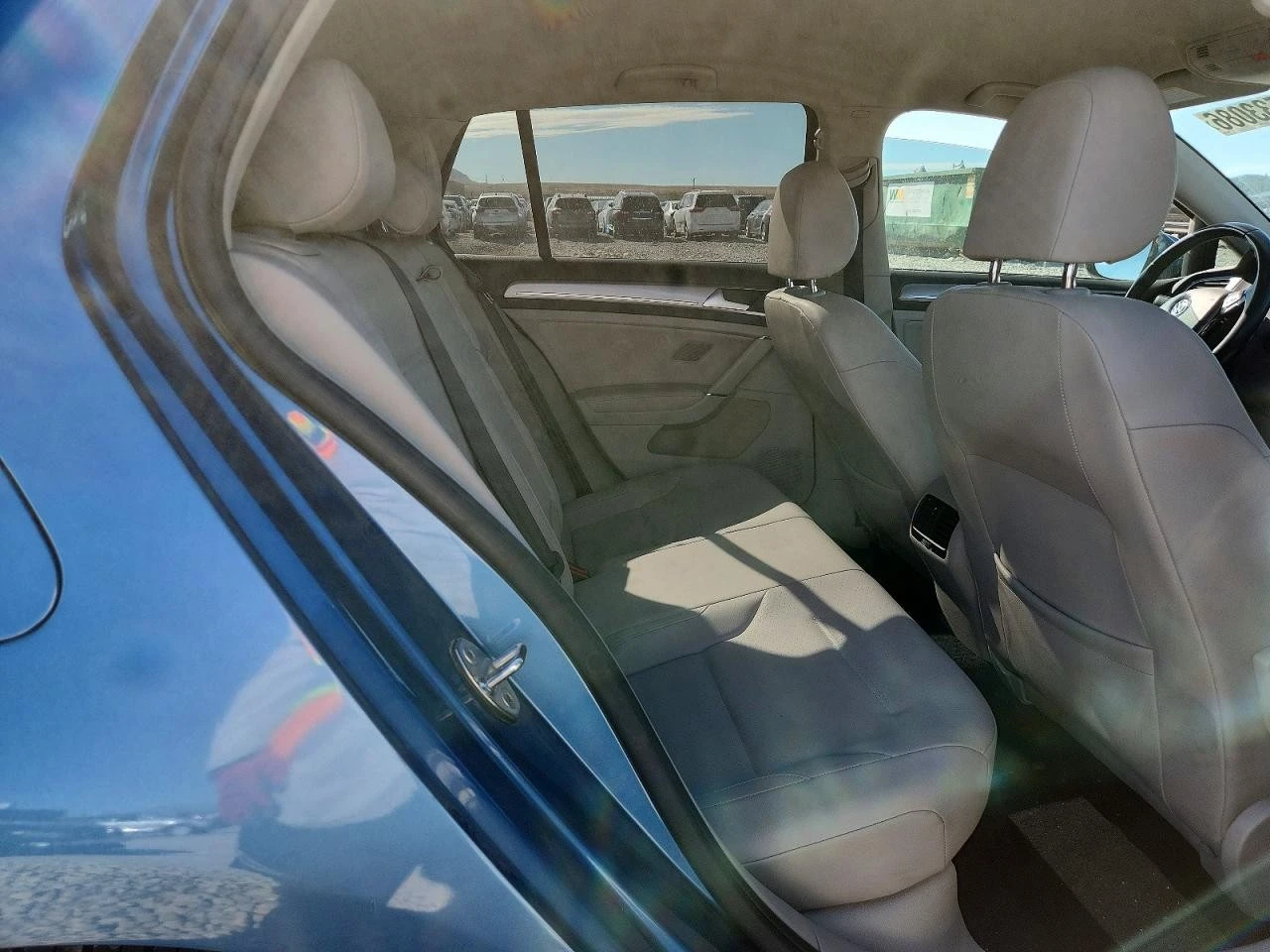 VW Golf EV SEL PREMIUM, снимка 10 - Автомобили и джипове - 56393787