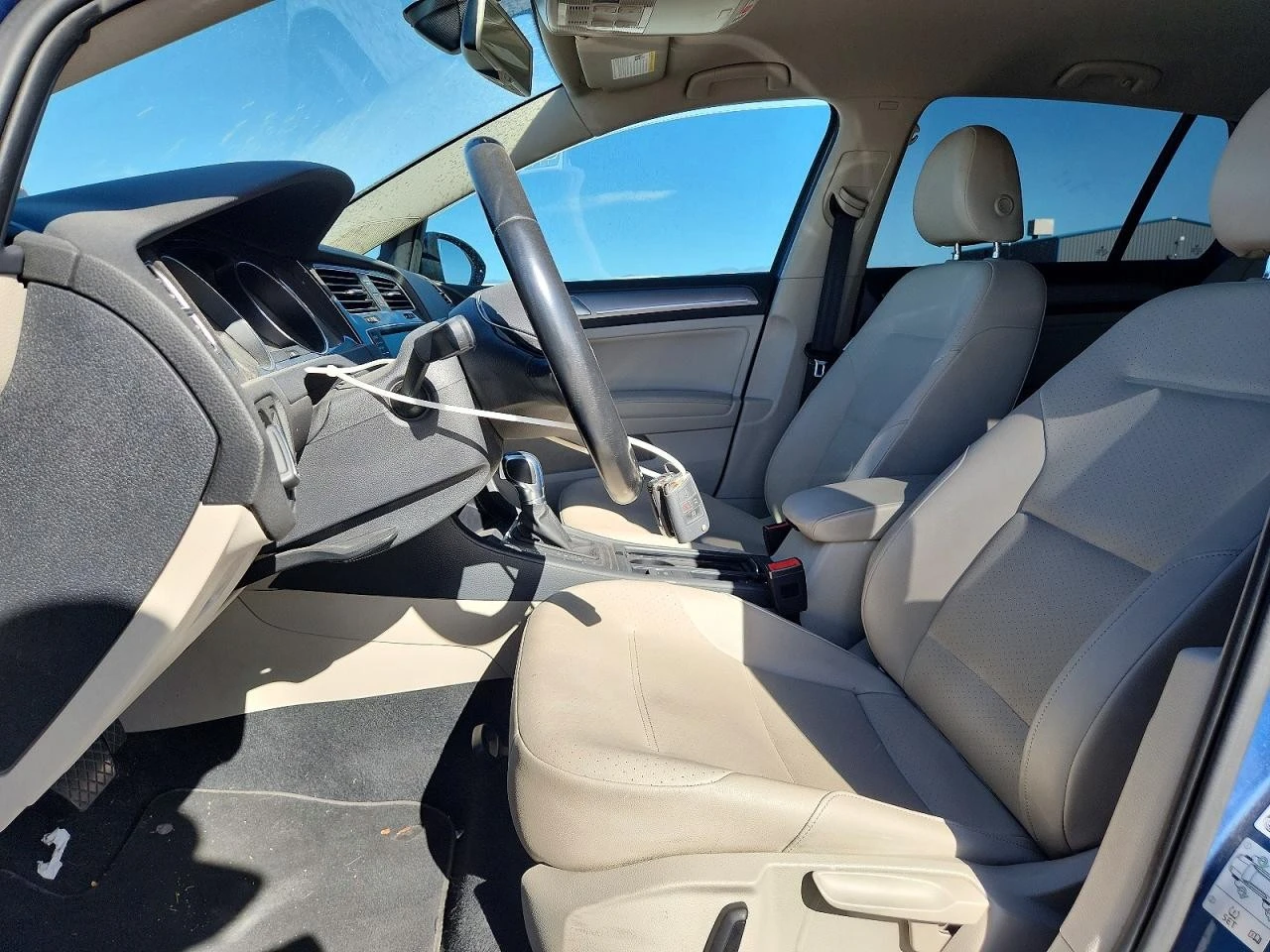 VW Golf EV SEL PREMIUM, снимка 7 - Автомобили и джипове - 56393787