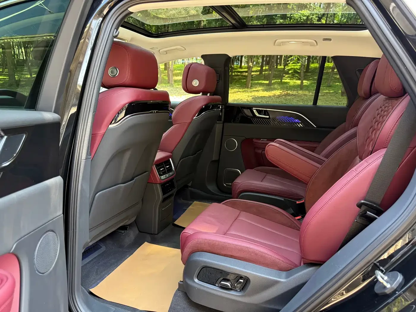 HongQi E-HS9 Flagship Comfort* �����* 360* �������* ���������*  | Mobile.bg � ����������� 13
