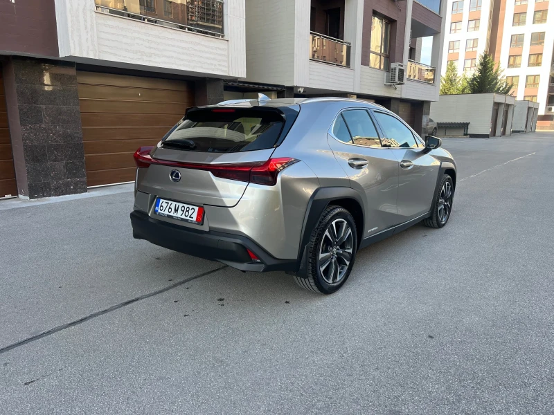 Lexus UX 250h 4x4, снимка 5 - Автомобили и джипове - 48407796