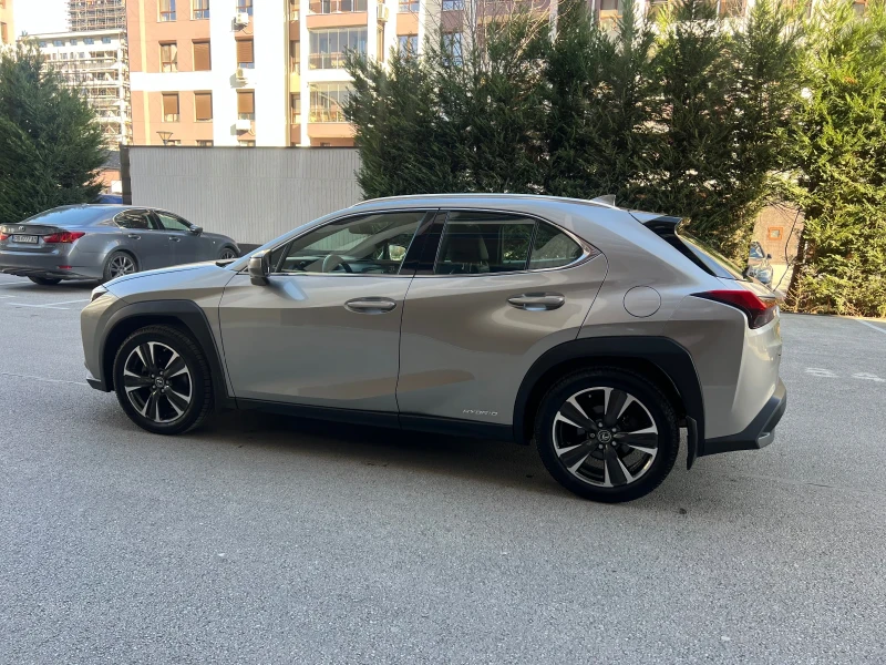 Lexus UX 250h 4x4, снимка 7 - Автомобили и джипове - 48407796