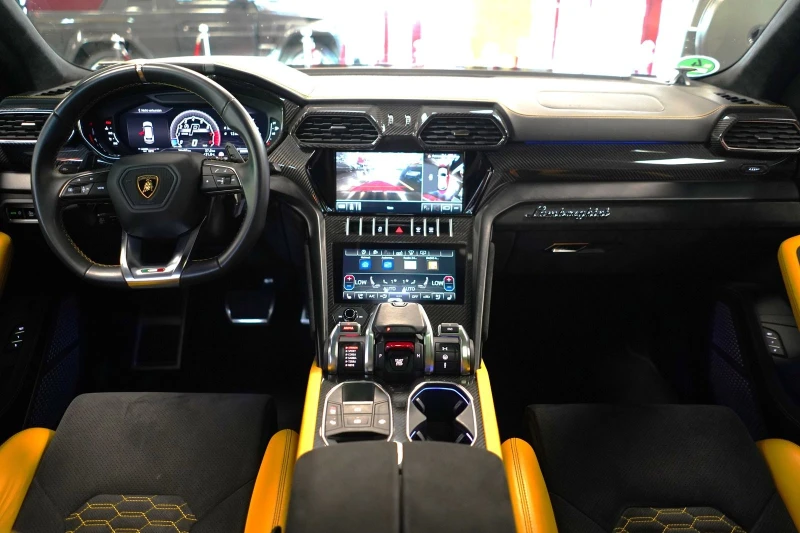 Lamborghini Urus /PEARL CAPSULE/CERAMIC/CARBON/AKRAPOVIC/B&O/PANO/, снимка 16 - Автомобили и джипове - 49178751