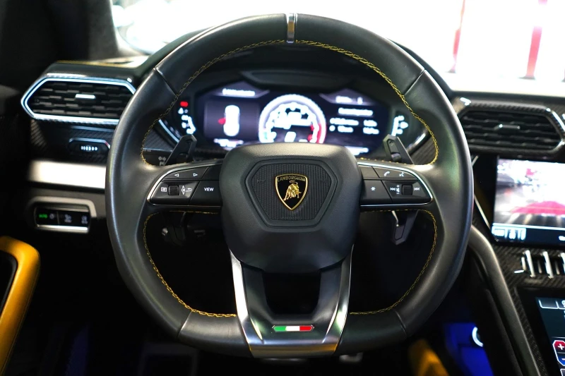 Lamborghini Urus /PEARL CAPSULE/CERAMIC/CARBON/AKRAPOVIC/B&O/PANO/, снимка 12 - Автомобили и джипове - 49178751