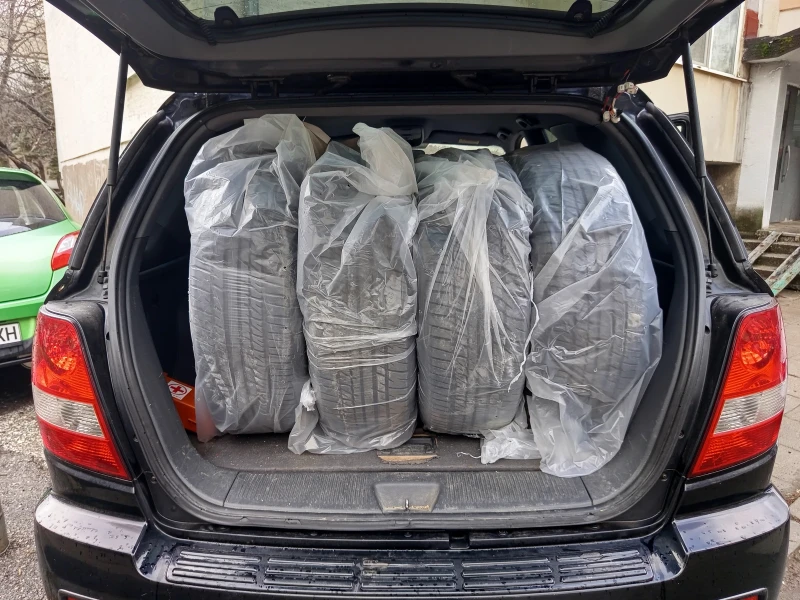 Kia Sorento, снимка 17 - Автомобили и джипове - 53229142