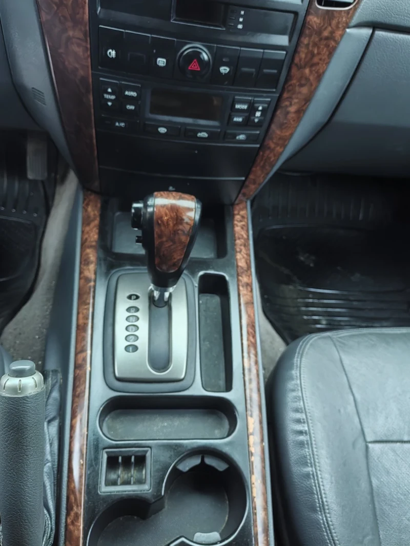 Kia Sorento, снимка 8 - Автомобили и джипове - 53229142