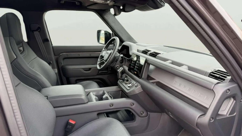 Land Rover Defender 4.4, снимка 9 - Автомобили и джипове - 53257815