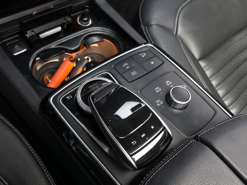 Mercedes-Benz GLE 350, снимка 13 - Автомобили и джипове - 56734359