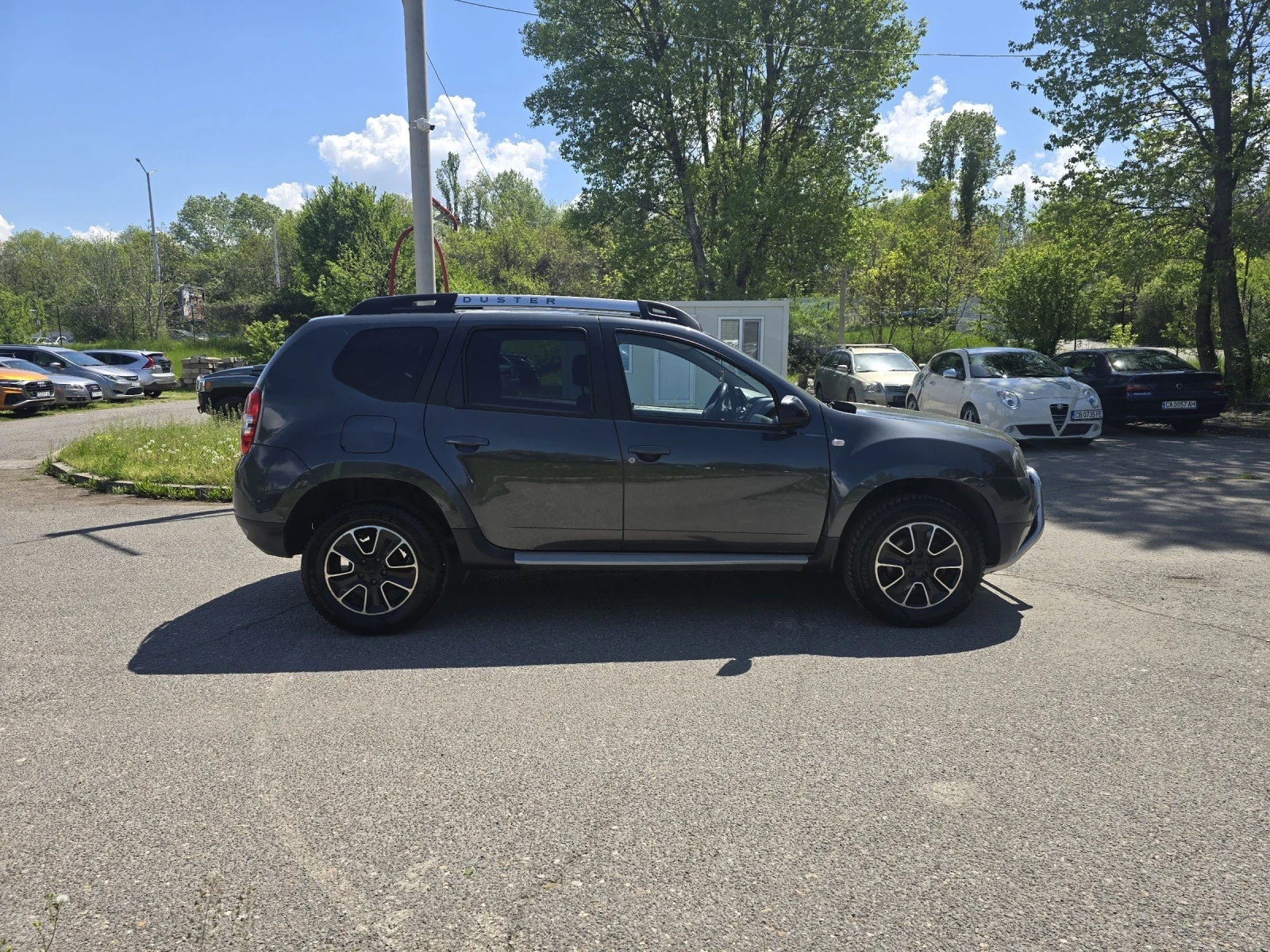 Dacia Duster 1.5DCI/110KC/4X4/NAV/LAUREAT - изображение 8