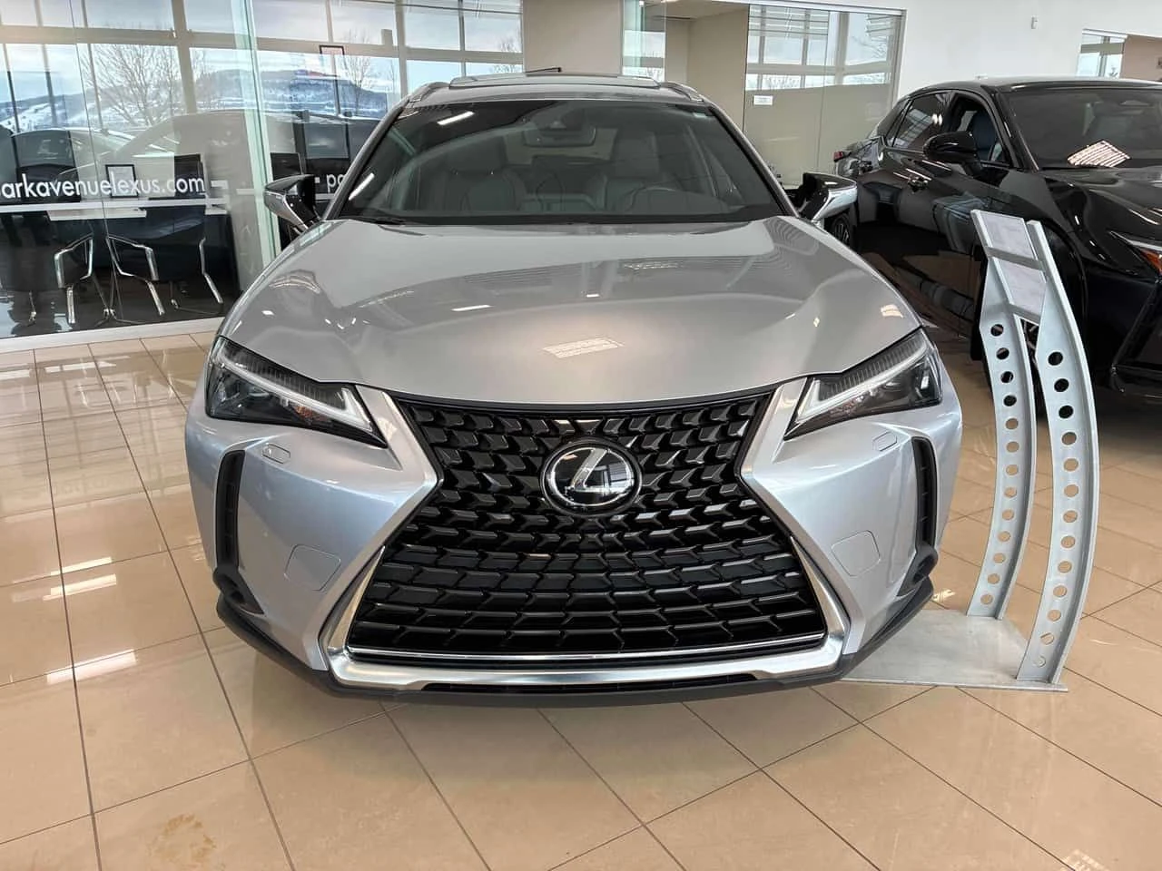 Lexus UX 250h  CARFAX - изображение 6