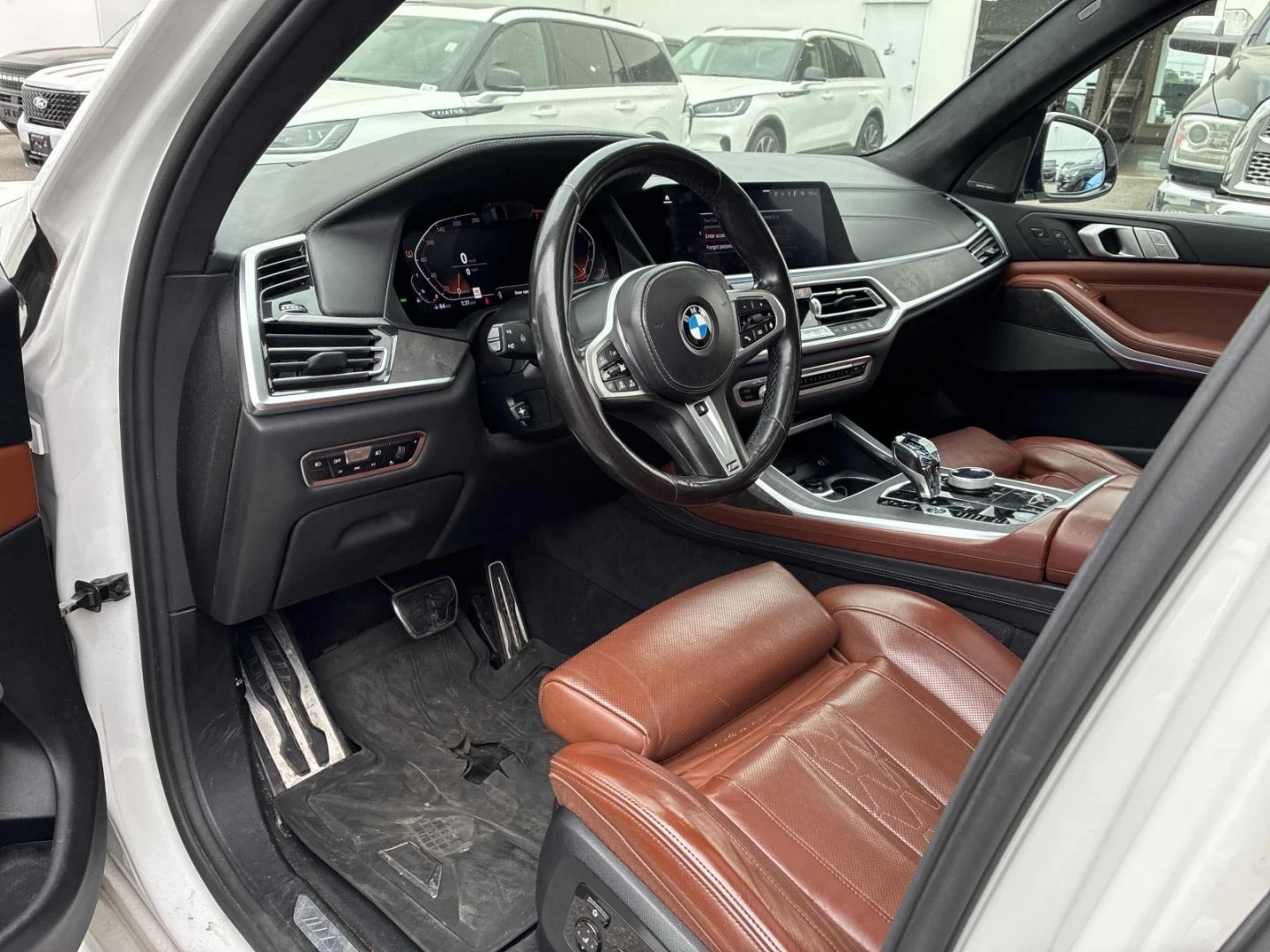 BMW X7 M-pkg | Laser  | HUD | Масаж | Въздух | Distronic, снимка 7 - Автомобили и джипове - 54488557