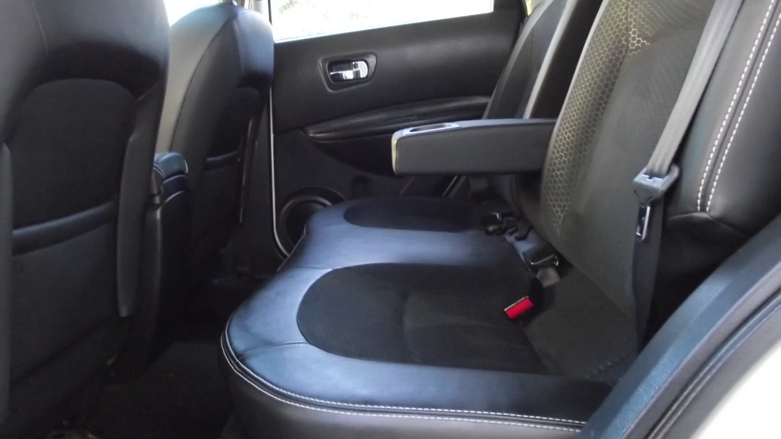 Nissan Qashqai 1.6.d.130.k.c.NAVI.КОЖА., снимка 15 - Автомобили и джипове - 56070100
