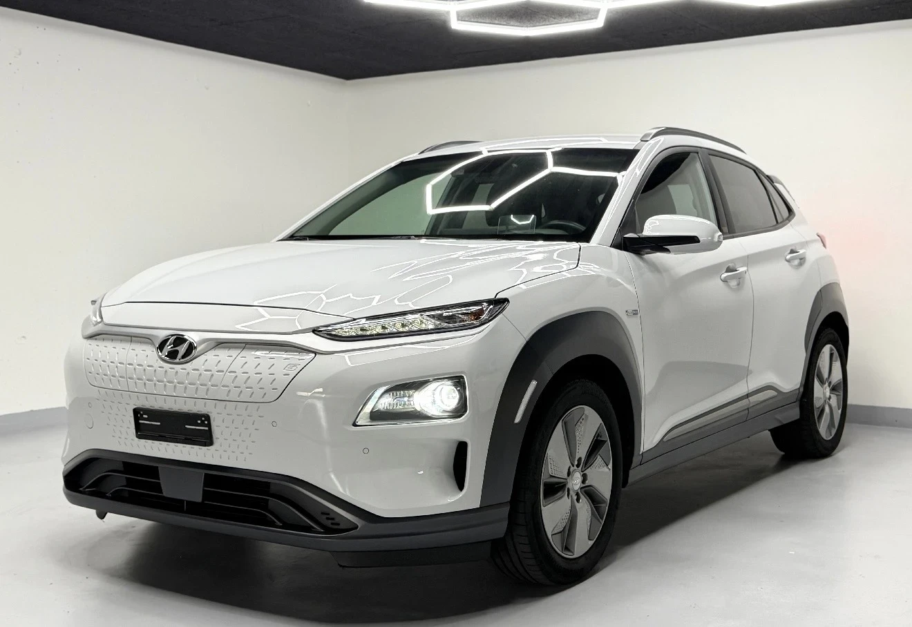 Hyundai Kona 64Kw Electric  Швейцария, снимка 3 - Автомобили и джипове - 56328717