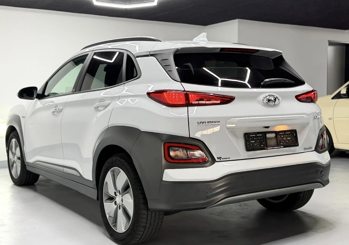 Hyundai Kona 64Kw Electric  Швейцария, снимка 6 - Автомобили и джипове - 56328717