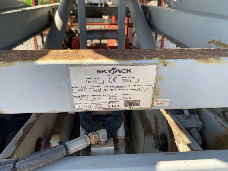Автовишка Друга марка SkyJack SJ7135 RT, снимка 12 - Индустриална техника - 50684668