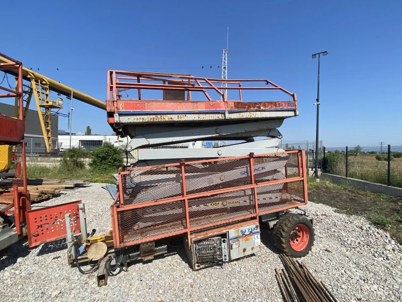 Автовишка Друга марка SkyJack SJ7135 RT, снимка 3 - Индустриална техника - 50684668