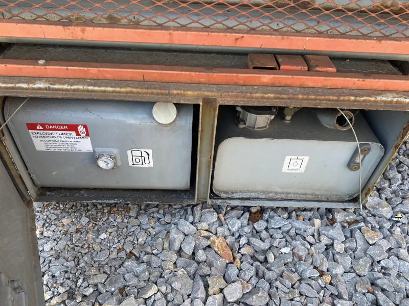 Автовишка Друга марка SkyJack SJ7135 RT, снимка 11 - Индустриална техника - 50684668