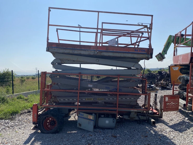 Автовишка Друга марка SkyJack SJ7135 RT, снимка 7 - Индустриална техника - 50684668