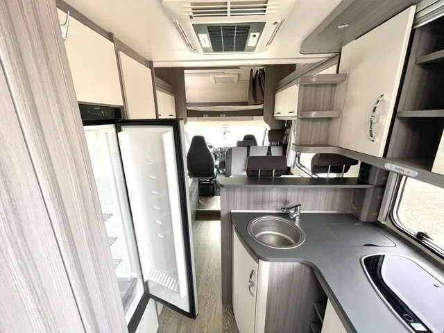 Кемпер Hobby Optima Ontour Alcoven A65, снимка 9 - Каравани и кемпери - 52826275