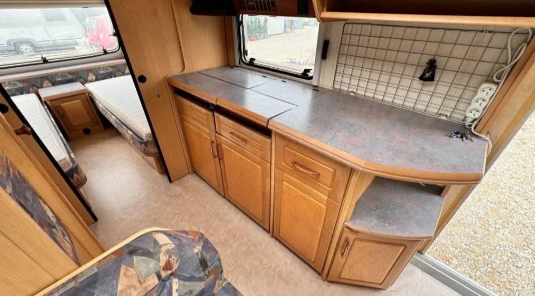 Каравана Hobby Регистрирана  , снимка 6 - Каравани и кемпери - 53916572