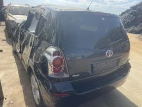 Toyota Corolla verso 2.2, снимка 3