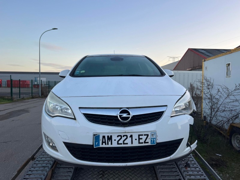 Opel Astra 1.7 CDTI, снимка 1 - Автомобили и джипове - 43627004
