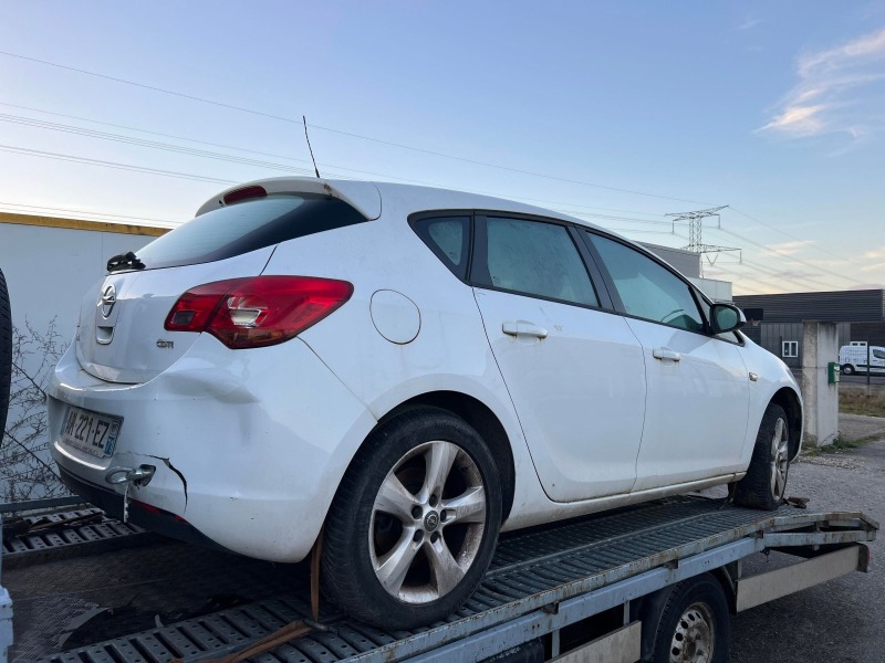 Opel Astra 1.7 CDTI, снимка 7 - Автомобили и джипове - 43627004