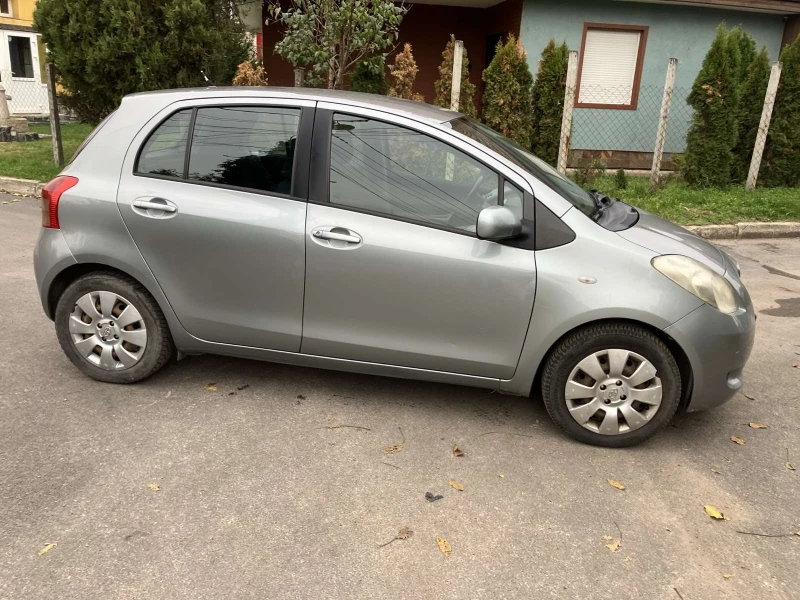 Toyota Yaris, снимка 2 - Автомобили и джипове - 48685799