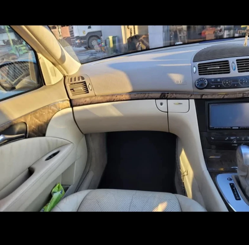 Mercedes-Benz E 270 Не, снимка 7 - Автомобили и джипове - 48637143