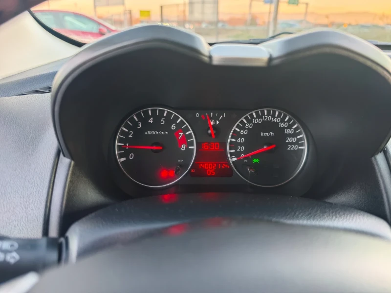 Nissan Note 1.4i , снимка 7 - Автомобили и джипове - 52403808