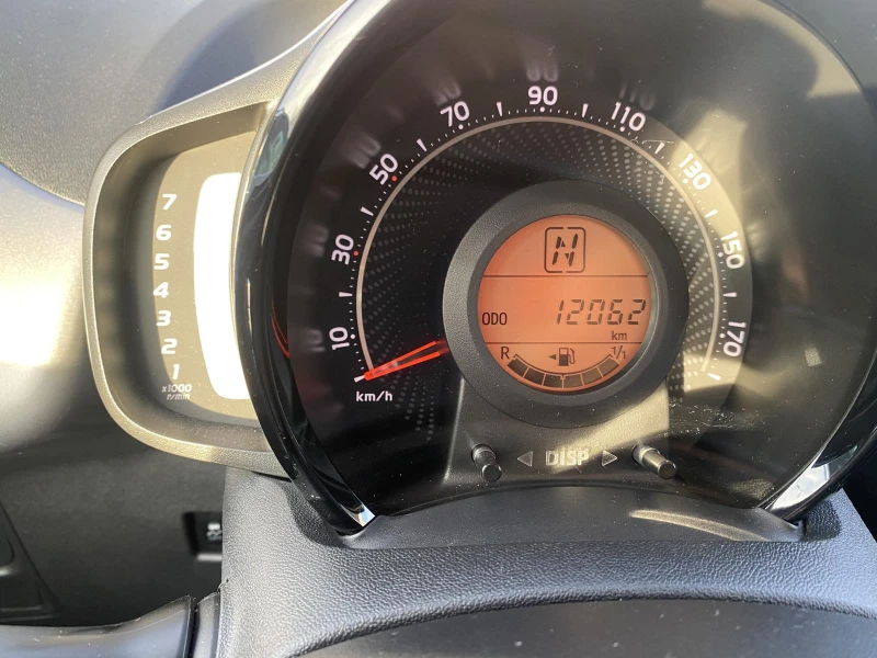 Toyota Aygo, снимка 10 - Автомобили и джипове - 52817792