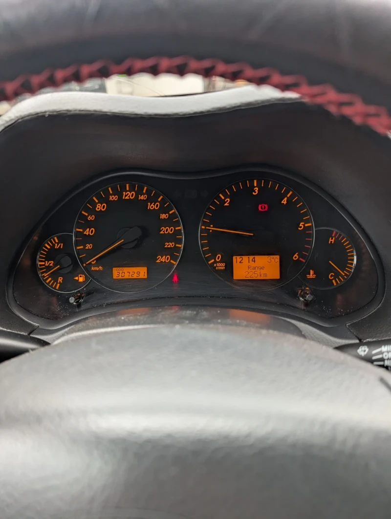 Toyota Avensis, снимка 11 - Автомобили и джипове - 52907167